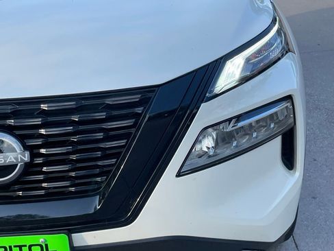 Used 2023 Nissan Rogue SV w/ SV Premium B Package image 8