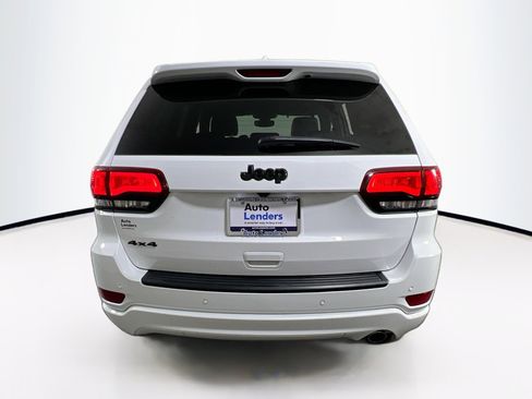 Used 2022 Jeep Grand Cherokee Laredo X image 6