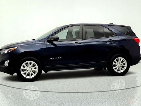 Used 2020 Chevrolet Equinox LS w/ LS Convenience Package FWD image 8