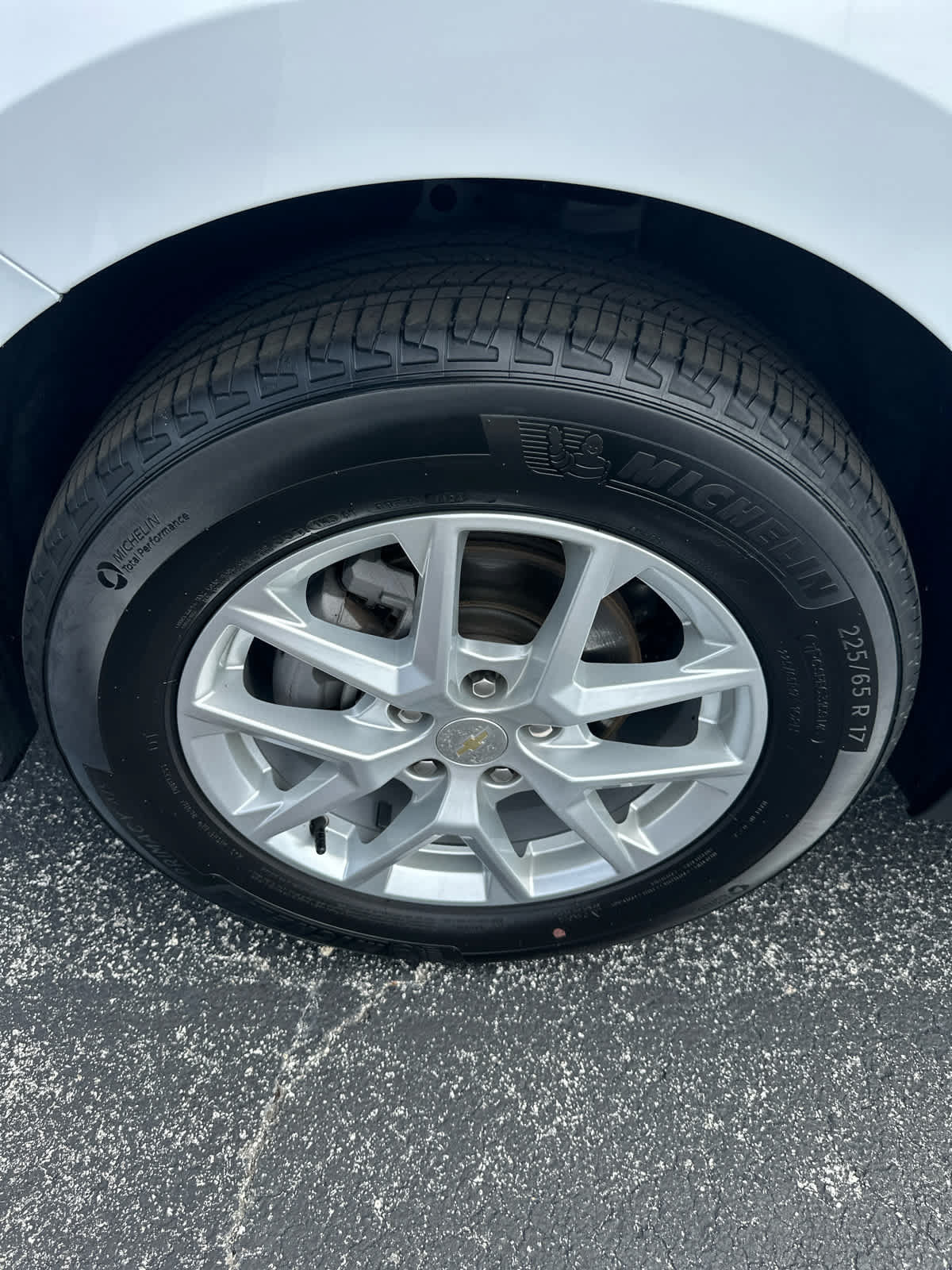 Used 2024 Chevrolet Equinox LT FWD image 8