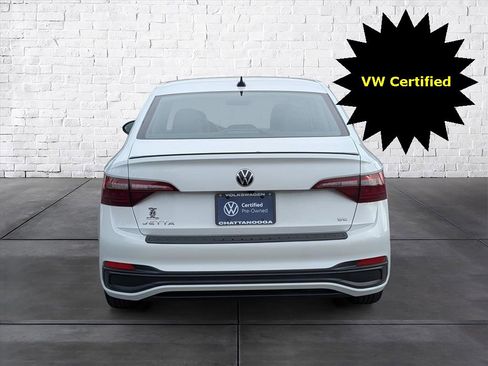 Certified 2024 Volkswagen Jetta SE w/ Black Wheel Package image 6