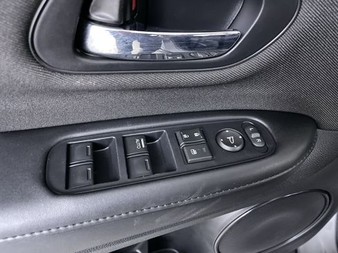 Used 2021 Honda HR-V LX image 11