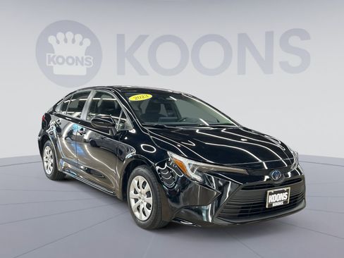 Used 2023 Toyota Corolla LE image 5