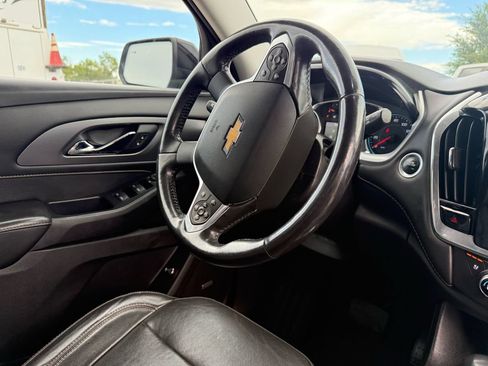 Used 2021 Chevrolet Traverse Premier w/ Redline Edition AWD/4WD image 17