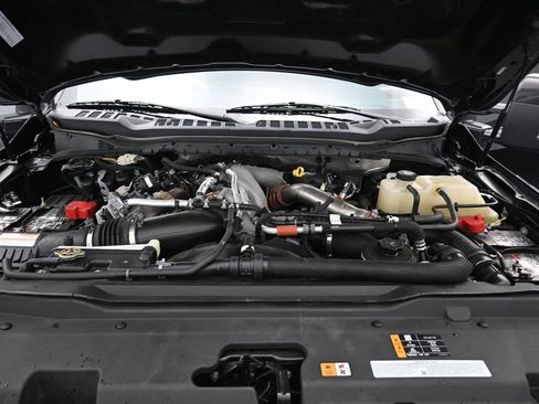 Used 2023 Ford F450 Lariat w/ FX4 Off-Road Package image 29