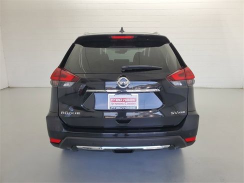 Used 2019 Nissan Rogue SV image 6