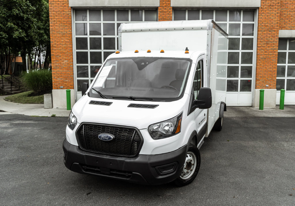Used 2022 Ford Transit 350 DRW RWD image 2