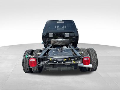 New 2026 RAM 4500 4x4 Crew Cab DRW w/ Laramie Trim Package