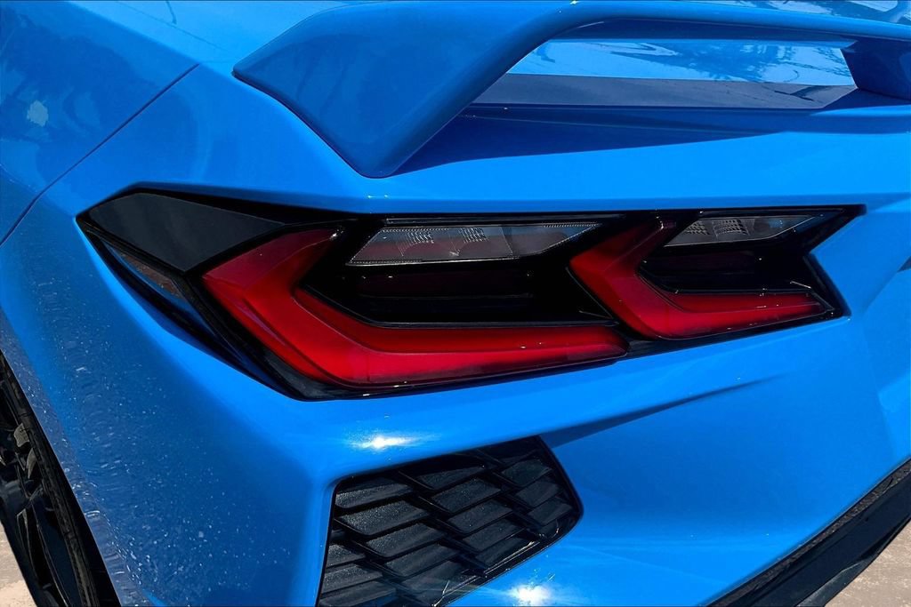Used 2022 Chevrolet Corvette Stingray Preferred Cpe w/ Z51 Performance Package RWD image 23