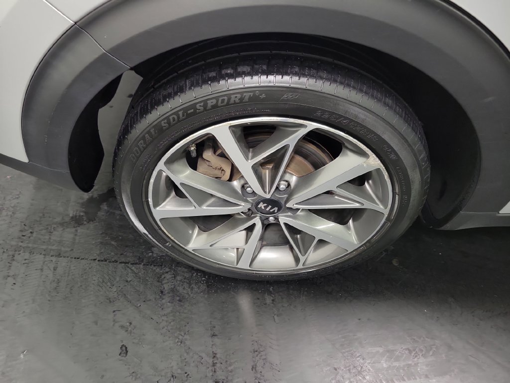 Used 2021 Kia Niro Touring FWD image 11