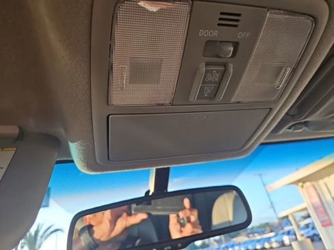 Used 2009 Toyota RAV4 Limited image 37