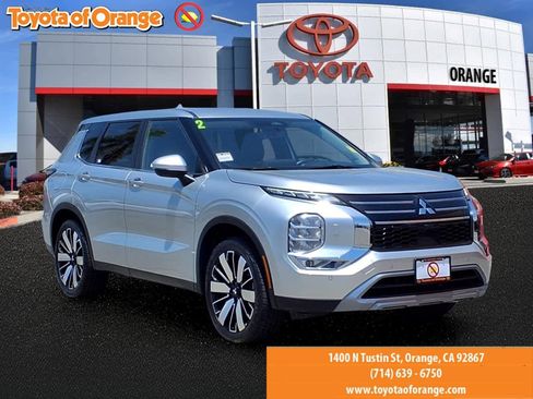 Used 2025 Mitsubishi Outlander SE AWD/4WD image 1
