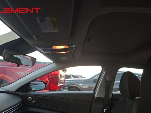 Used 2025 Hyundai Elantra SEL FWD image 17