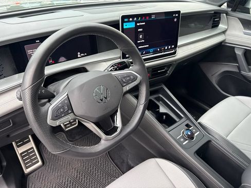 Certified 2026 Volkswagen Tiguan SE R-Line AWD/4WD image 21