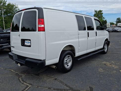 Used 2025 Chevrolet Express 2500 w/ Enhanced Convenience Package RWD image 6