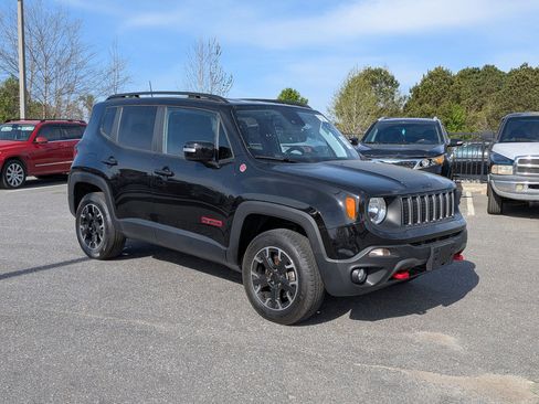 Used 2023 Jeep Renegade Trailhawk image 1