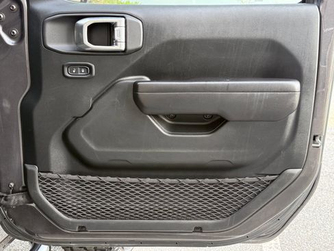 Used 2020 Jeep Wrangler Sport image 40