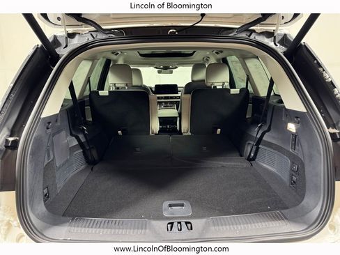 New 2026 Lincoln Aviator AWD image 17