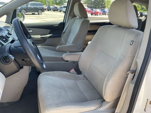 Used 2016 Honda Odyssey LX image 12