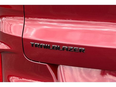 Used 2023 Chevrolet TrailBlazer RS w/ Sun and Liftgate Package FWD image 18