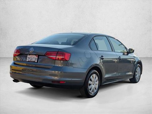 Used 2015 Volkswagen Jetta S image 3