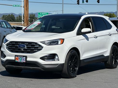 Used 2020 Ford Edge Titanium w/ Equipment Group 301A AWD/4WD image 8