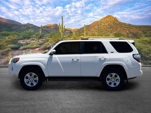 Used 2024 Toyota 4Runner SR5 Premium w/ Moonroof Package AWD/4WD image 8