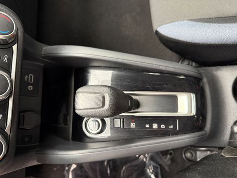 Used 2025 Nissan Versa SV FWD image 38