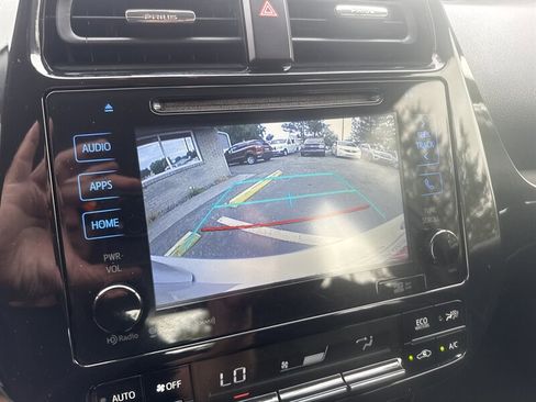 Used 2016 Toyota Prius Three Touring image 20