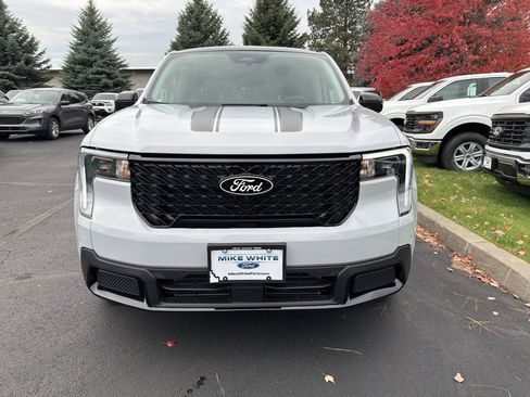 New 2025 Ford Maverick Lariat w/ Black Appearance Package image 9