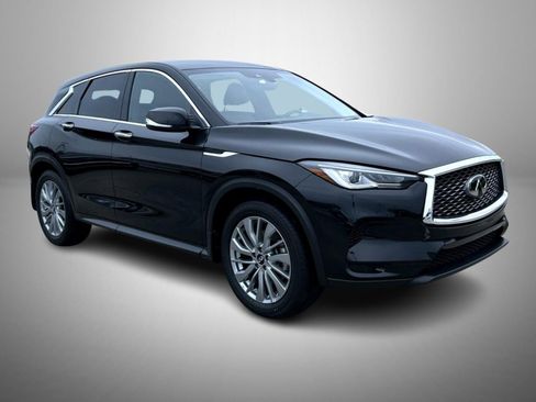 Certified 2025 INFINITI QX50 Pure image 3