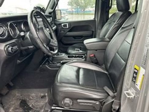 Used 2021 Jeep Wrangler Unlimited Sahara AWD/4WD image 9