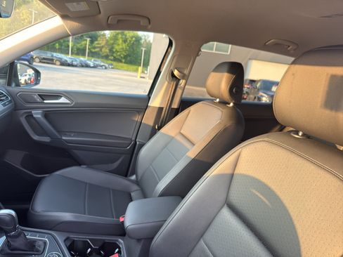Used 2019 Volkswagen Tiguan SEL AWD/4WD image 27
