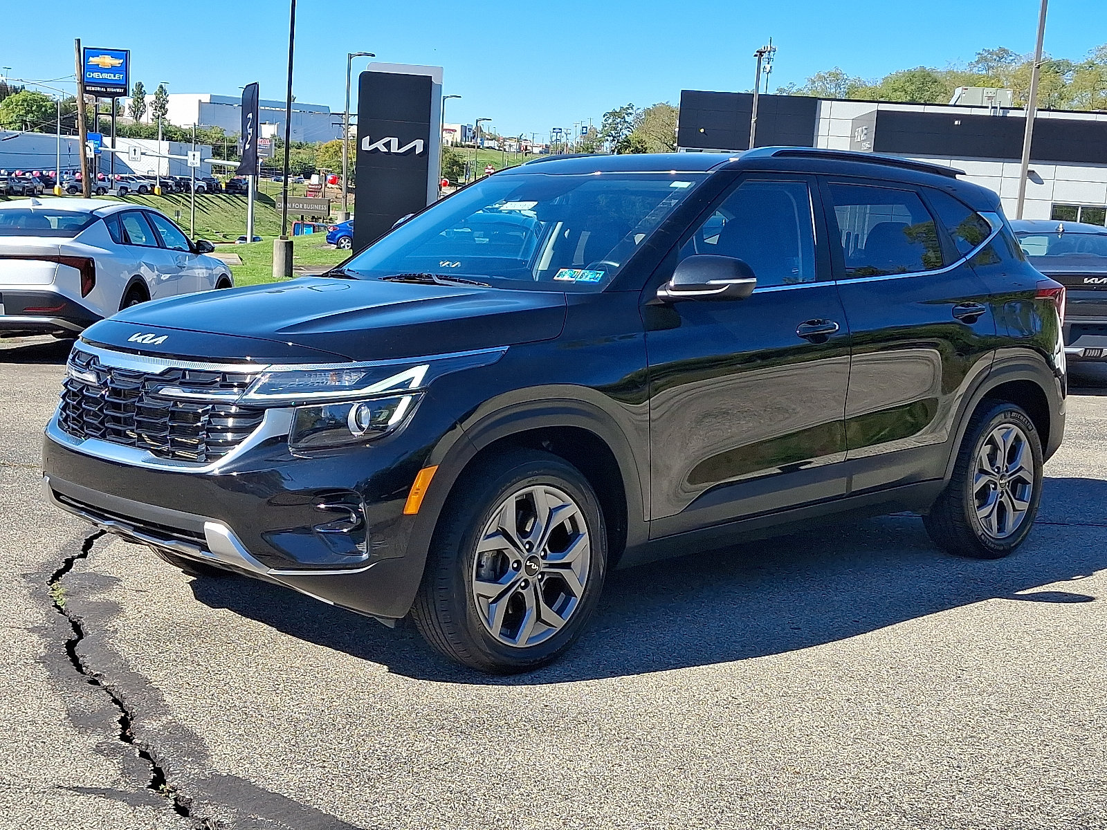 Used 2024 Kia Seltos S AWD/4WD image 3