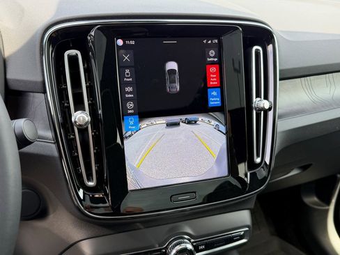 Certified 2023 Volvo C40 P8 Recharge Ultimate w/ Protection Package Premier image 32