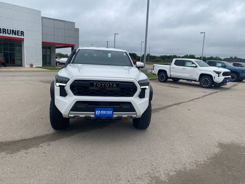 New 2026 Toyota Tacoma 4x4 Double Cab Hybrid image 3