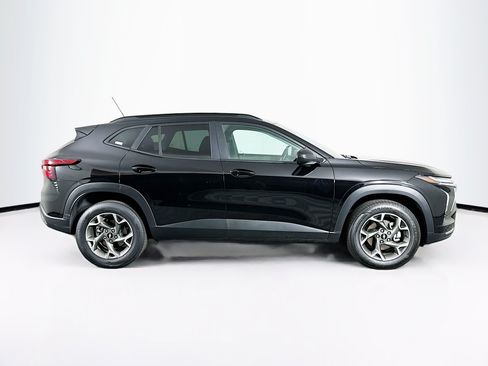 Used 2025 Chevrolet Trax LT FWD image 10