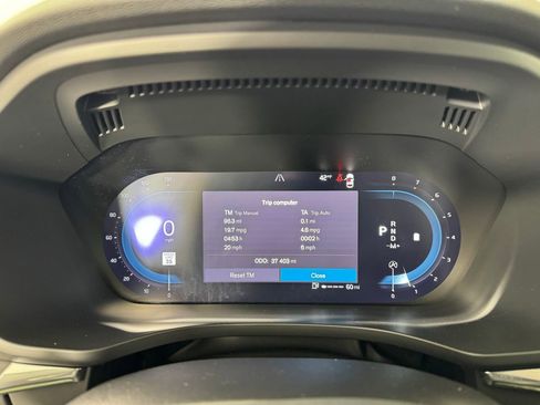 Used 2024 Volvo XC60 B5 Core image 23