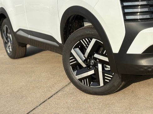 New 2026 Nissan Kicks SV w/ SV Premium Package image 9