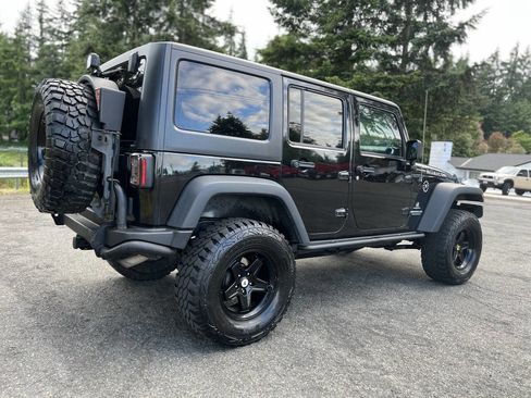 Used 2013 Jeep Wrangler Unlimited Rubicon w/ Connectivity Group AWD/4WD image 5