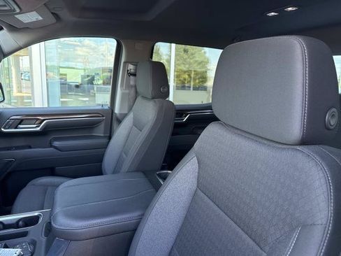 Used 2023 Chevrolet Silverado 1500 RST w/ Z71 Off-Road Package AWD/4WD image 9