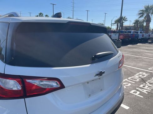 Used 2019 Chevrolet Equinox LT w/ Sun & Navigation Package image 18