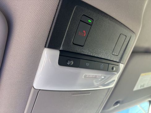 Used 2023 Nissan Rogue SV image 39