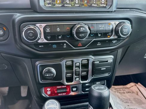 Used 2023 Jeep Wrangler Unlimited Rubicon 4xe w/ Steel Bumper Group AWD/4WD image 17