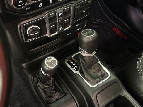Used 2020 Jeep Wrangler Unlimited Sport AWD/4WD image 31
