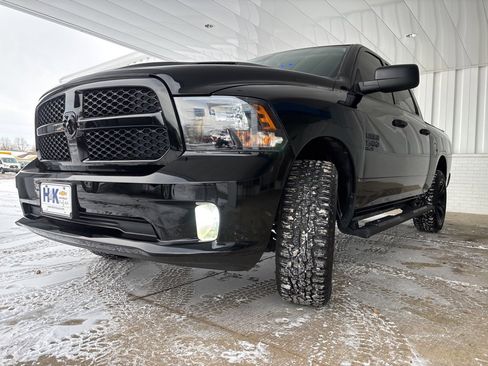 Used 2023 RAM 1500 Express w/ Wheel & Sound Group image 34