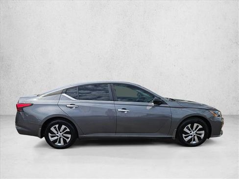 Certified 2025 Nissan Altima 2.5 S FWD image 4