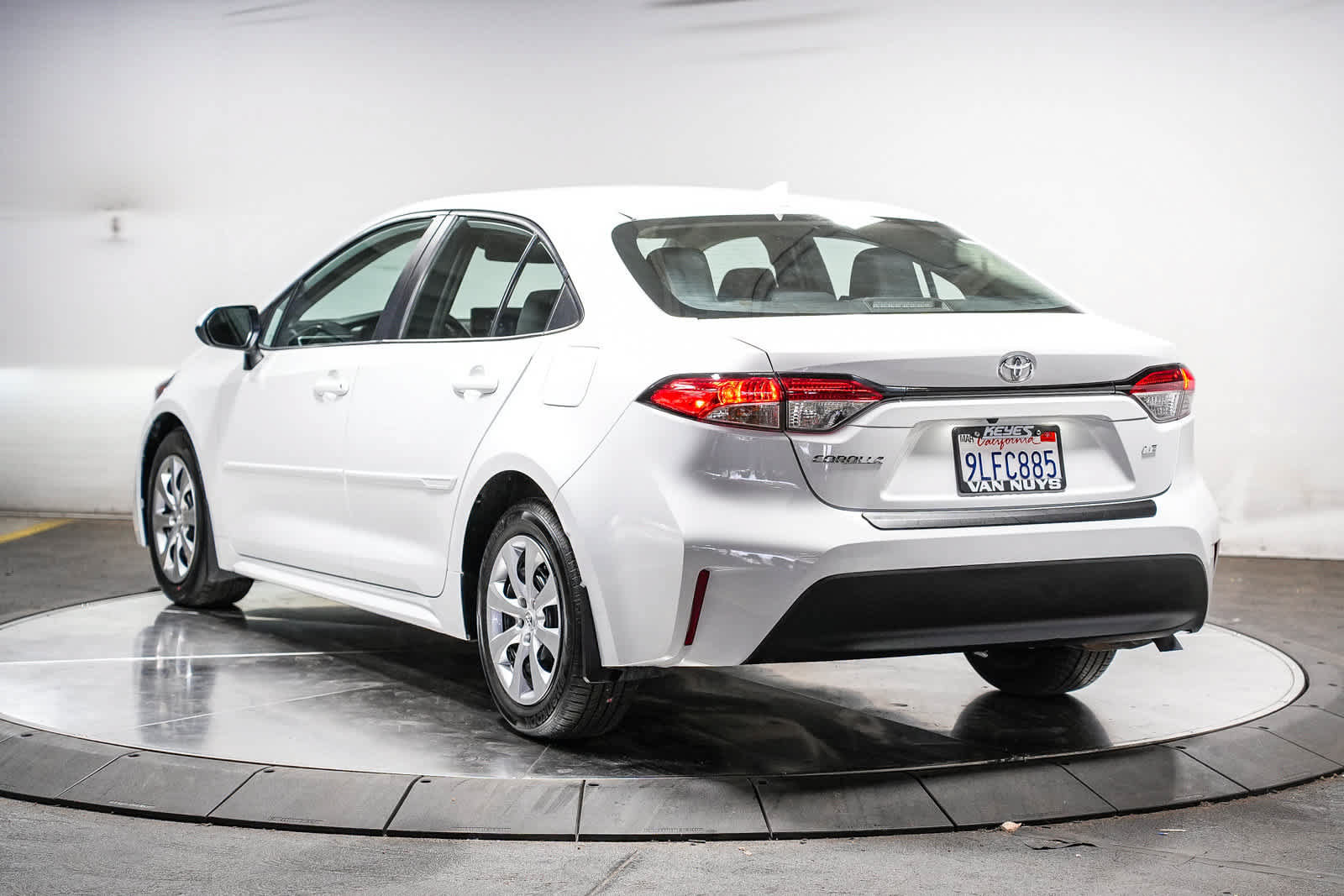 Certified 2024 Toyota Corolla LE FWD image 3