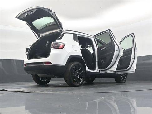 New 2026 Jeep Compass Latitude image 52