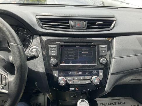 Used 2019 Nissan Rogue SV AWD/4WD image 29